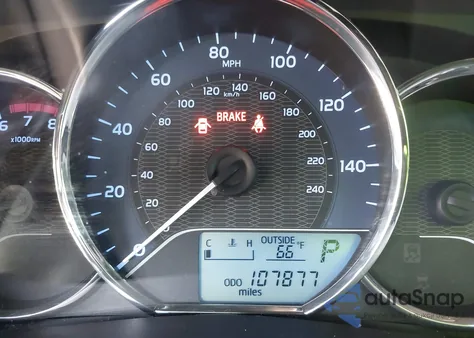 2016 Toyota Corolla Le z USA, uszkodzony, nr VIN 5YFBURHE5GP513536